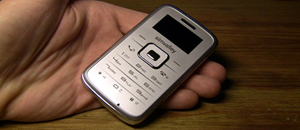 Téléphones miniatures PICO Inox [1 modèle à Gagner!]