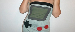 Une robe aux couleurs de la Nintendo GameBoy