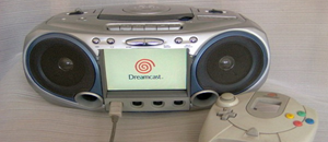Une DreamCast intégrée à la perfection à un poste Radio/CD
