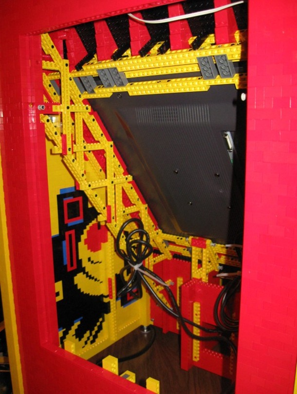 lego-pacman-arcade-borne-big-ben-bricks-3-576x768