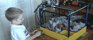 Un jeu de pinces entièrement conçu à base de LEGO