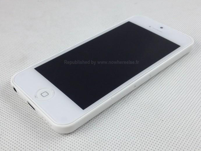 Fake-iPhone-Plastique-Blanc-01.jpg