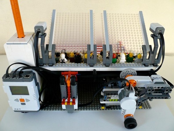 100m-lego
