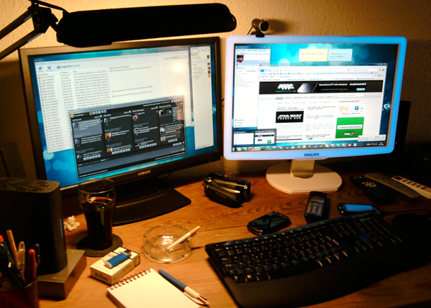 11-2009-desk